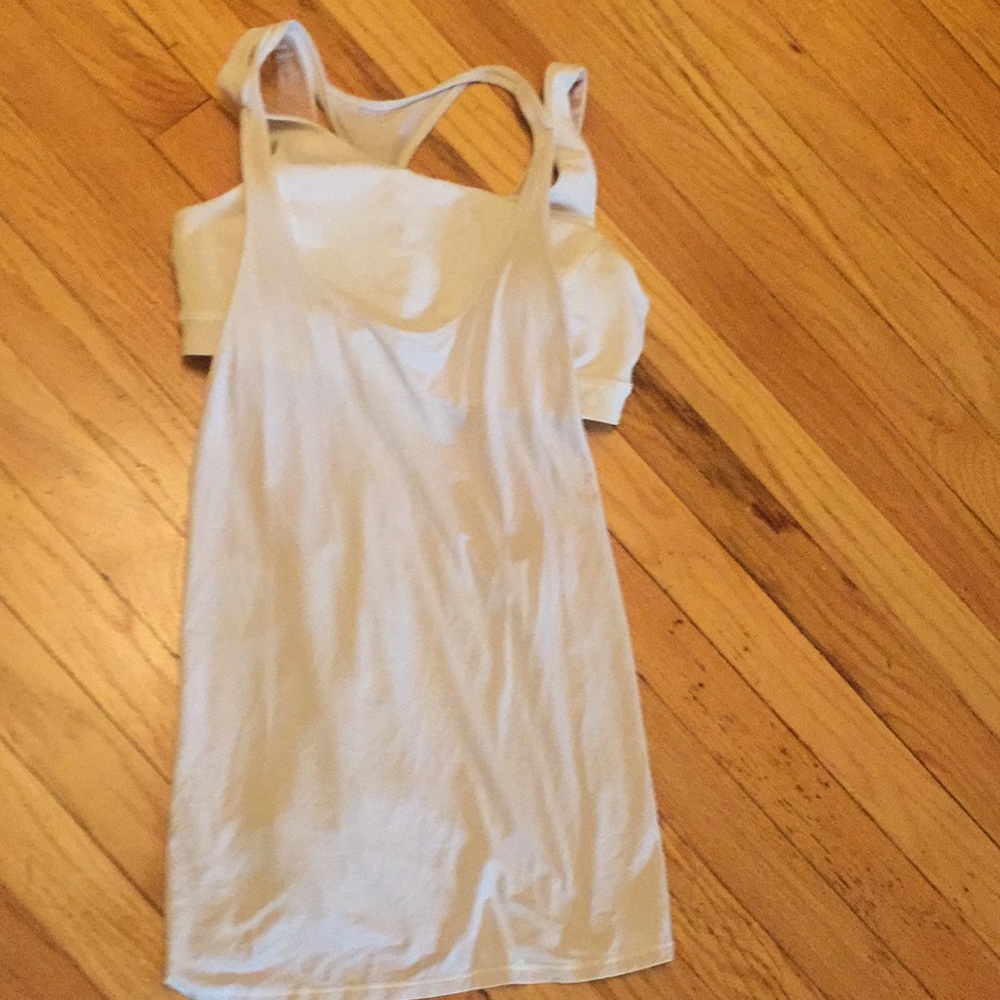 Lululemon top size 8 built in bra open back white
